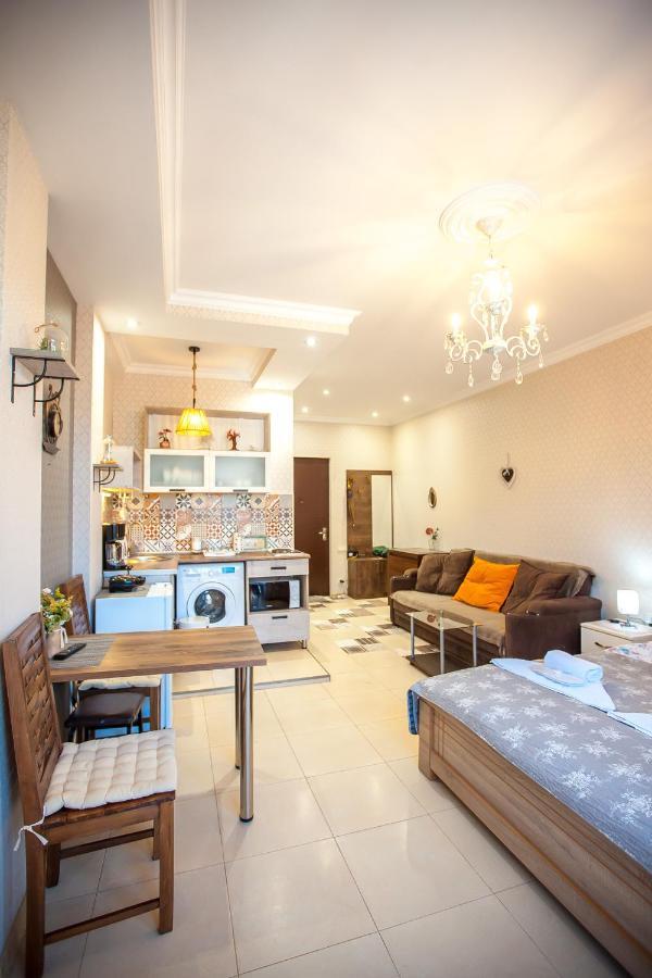 Beautiful Tbilisi On Meskhishvili Turn Apartment Ngoại thất bức ảnh